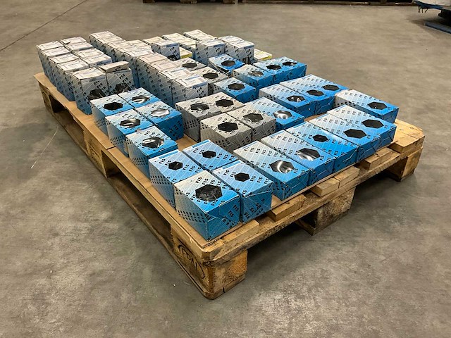 Fisprofi partij houtdraadbouten, slotbouten en stokeinden (80x) - afbeelding 1 van  20