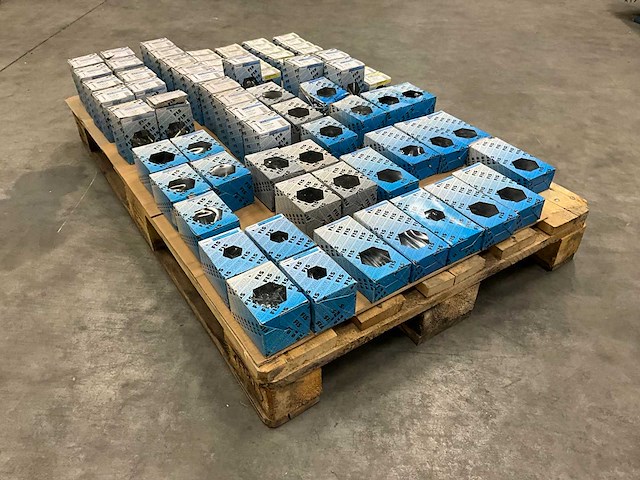 Fisprofi partij houtdraadbouten, slotbouten en stokeinden (80x) - afbeelding 12 van  20