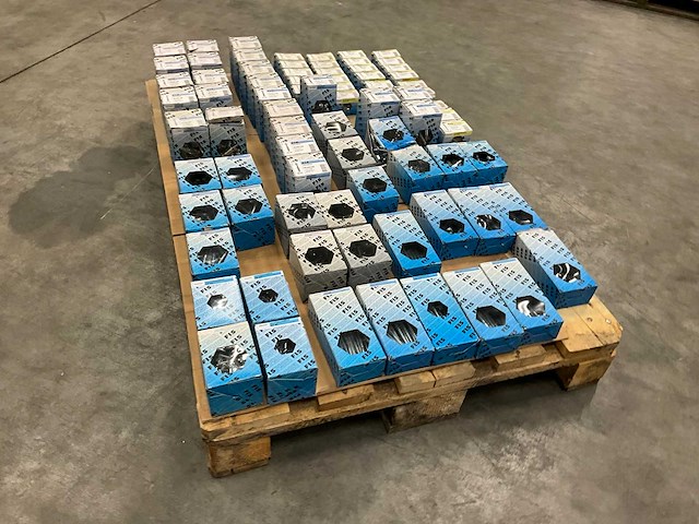 Fisprofi partij houtdraadbouten, slotbouten en stokeinden (80x) - afbeelding 14 van  20