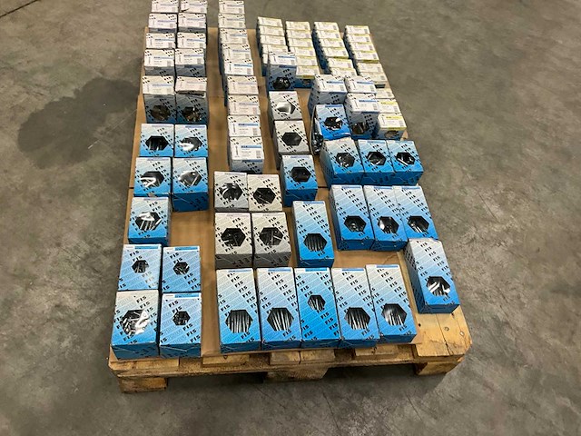 Fisprofi partij houtdraadbouten, slotbouten en stokeinden (80x) - afbeelding 15 van  20