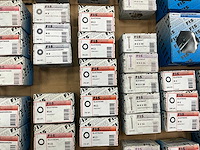 Fisprofi partij oa rvs moeren, sluitringen, houtdraadbouten en diversen (135x) - afbeelding 9 van  36