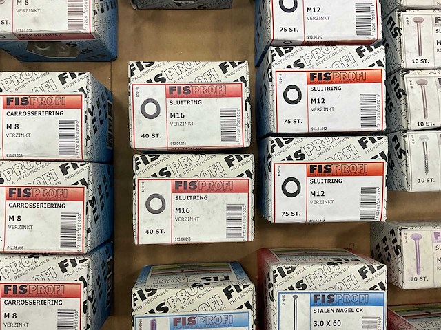Fisprofi partij oa rvs moeren, sluitringen, houtdraadbouten en diversen (135x) - afbeelding 11 van  36