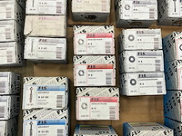 Fisprofi partij oa rvs moeren, sluitringen, houtdraadbouten en diversen (135x) - afbeelding 13 van  36