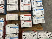 Fisprofi partij oa rvs moeren, sluitringen, houtdraadbouten en diversen (135x) - afbeelding 20 van  36