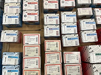 Fisprofi partij oa rvs moeren, sluitringen, houtdraadbouten en diversen (135x) - afbeelding 27 van  36