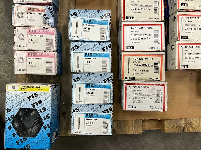 Fisprofi partij oa rvs moeren, sluitringen, houtdraadbouten en diversen (135x) - afbeelding 28 van  36