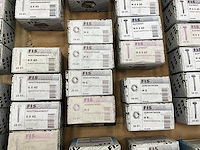 Fisprofi partij oa rvs moeren, sluitringen, houtdraadbouten en diversen (135x) - afbeelding 36 van  36