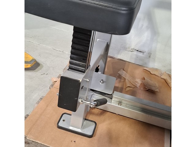 Fitnessapparaat, johnson, lateral raise - afbeelding 9 van  9