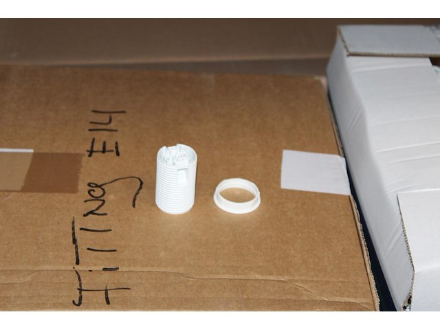 Fitting-onderdelen in 2 dozen. - afbeelding 1 van  3