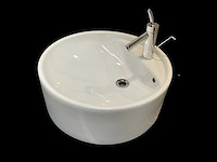 Flaminia wastafel met axor starck kraan 53x56cm - afbeelding 1 van  4