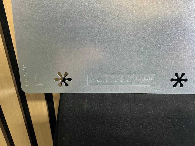 Flatfix fusion windreflector zijkap links (200x) - afbeelding 2 van  5