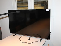 Flatscreen tv samsung qe 50q64cau 50 inch met afstandsbediening. - afbeelding 1 van  2