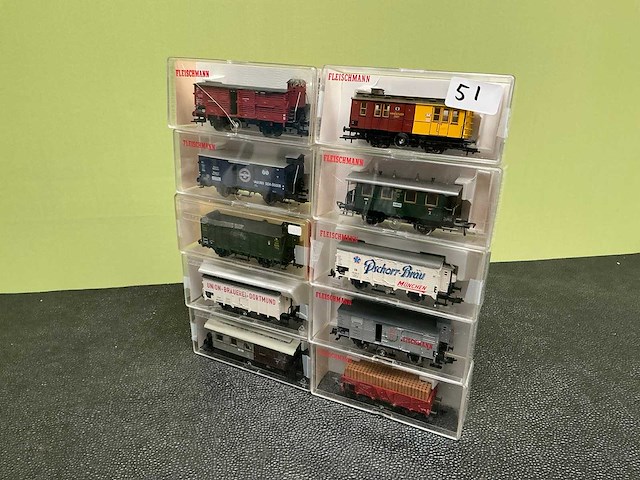 Fleischmann 5203 / 5365 / 5356 / 3604 / 5825 / 5851 / 5833 / 5053 / 5359 / 5350 modeltrein wagon (10x) - afbeelding 1 van  13
