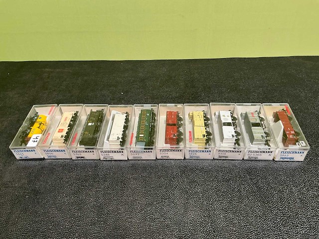 Fleischmann 5354 / 5348 / 5806 / 5365 / 5845 / 5092 / 5765 / 5863 / 5826 / 5358 modeltrein wagon (10x) - afbeelding 5 van  13
