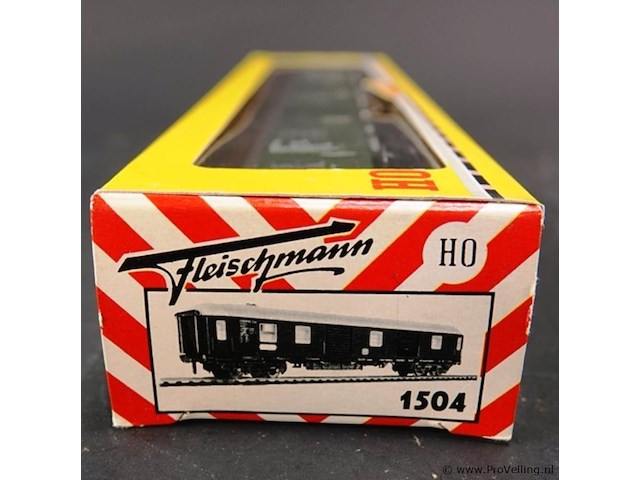 Fleischmann bagagerijtuig (packwagen pw4üm) van de deutsche bundesbahn (db) modelnr: 1504 - afbeelding 3 van  3