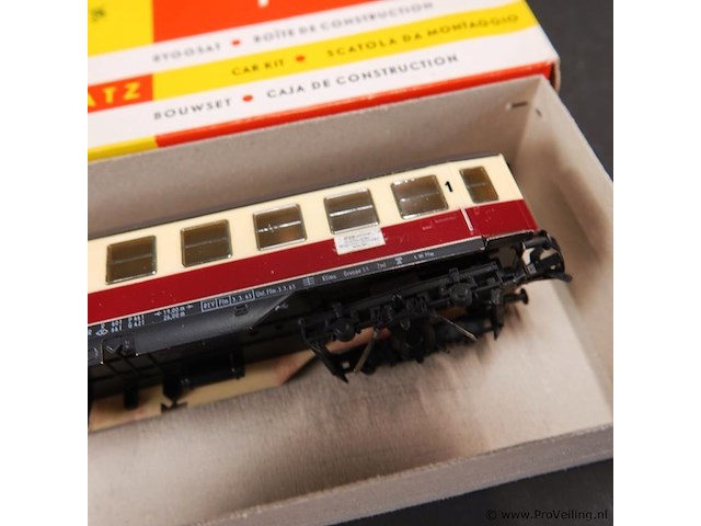 Fleischmann db 1e klas rijtuig in een "hobby-bausatz" bouwdoos modelnr: 1506b - afbeelding 3 van  5