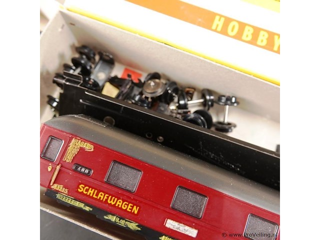 Fleischmann dsg slaaprijtuig bouwpakket. modelnr: 1505b - afbeelding 3 van  5