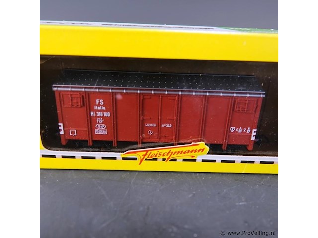 Fleischmann gesloten goederenwagen (type hf 318 100) van de italiaanse spoorwegen (fs italia) - afbeelding 2 van  3