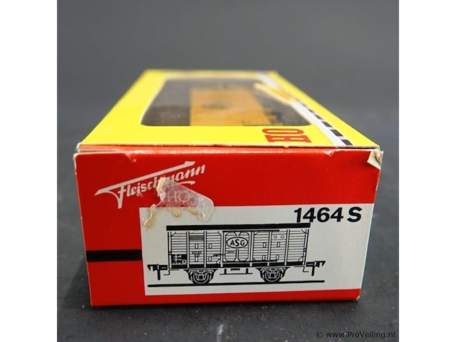 Fleischmann goederenwagen (een overdekte goederenwagen / boxcar) in gele uitvoering met het logo van het zweedse transportbedrijf asg (aktiebolaget svenska godsacentraler) - afbeelding 3 van  3