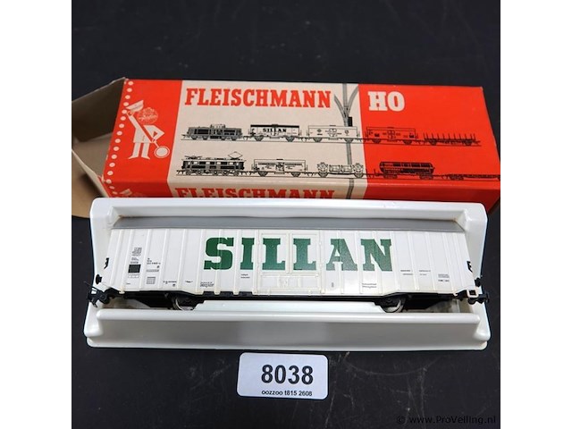Fleischmann goederenwagon met "sillan" bedrukking. modelnr: 1477 - afbeelding 2 van  5