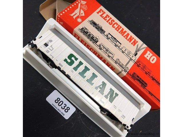 Fleischmann goederenwagon met "sillan" bedrukking. modelnr: 1477 - afbeelding 3 van  5