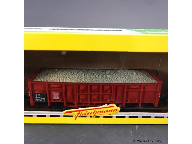 Fleischmann goederenwagon (tombereau) voorzien van een imitatie steenslag- of grindlading - afbeelding 2 van  3