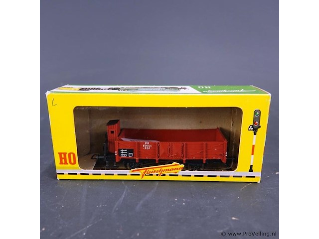 Fleischmann hogeboordwagen) met remmershuisje, uitgevoerd in de roodbruine kleurstelling van de duitse spoorwegen (db) modelnr: 1485 - afbeelding 2 van  3