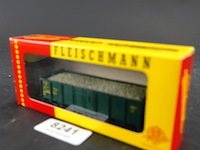 Fleischmann open goederenwagon (tombereau) in het groen met ballastlading - afbeelding 1 van  3