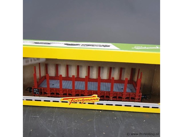 Fleischmann rongenwagen (een type open goederenwagon of platte wagen met opstaande rongen voor het vervoer van bijvoorbeeld hout of lange materialen) - afbeelding 2 van  3