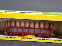 Fleischmann rongenwagen (een type open goederenwagon of platte wagen met opstaande rongen voor het vervoer van bijvoorbeeld hout of lange materialen) - afbeelding 2 van  3