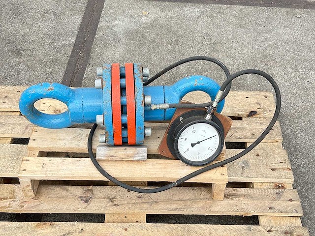 Flens hijsapparaat 10 ton met drukmeter - afbeelding 1 van  3