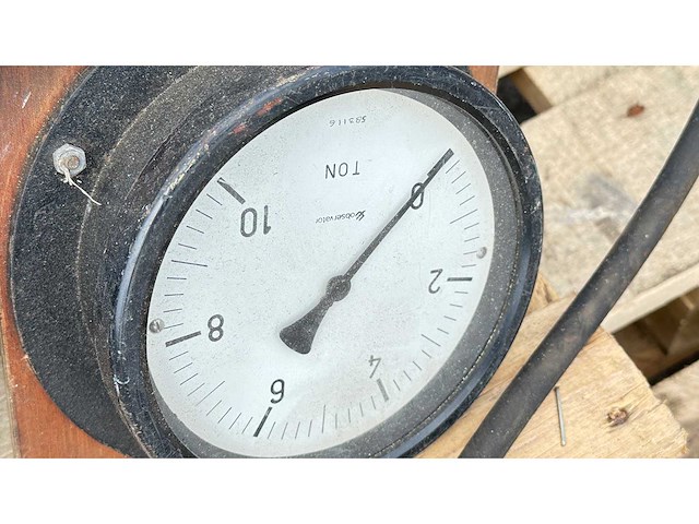 Flens hijsapparaat 10 ton met drukmeter - afbeelding 2 van  3