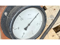 Flens hijsapparaat 10 ton met drukmeter - afbeelding 2 van  3