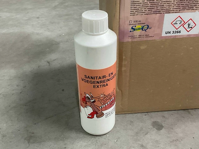 Fles á 500ml sanitair- & voegenreiniger extra (245x) - afbeelding 1 van  3