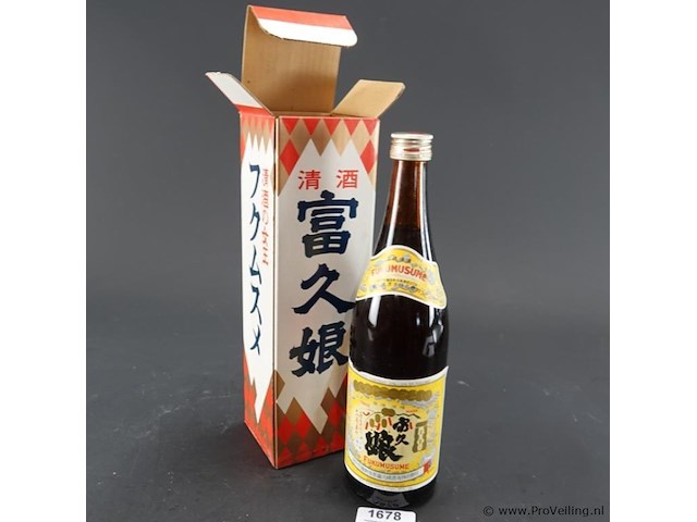 Fles fukumusume japanse sake, geproduceerd door fukutoku choshu co., ltd. - afbeelding 1 van  5