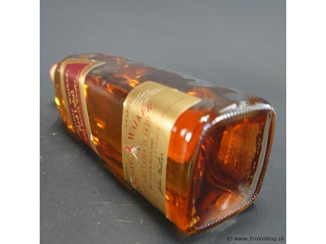 Fles johnnie walker red label old scotch whisky - afbeelding 4 van  5