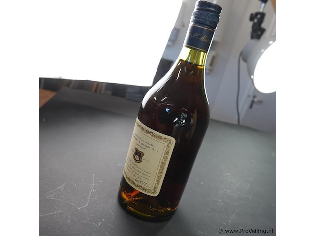 Fles martell 3 star (three star) cognac - afbeelding 4 van  5