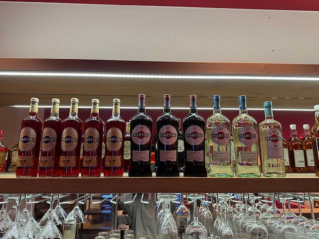 Fles martini (11x) - afbeelding 2 van  2