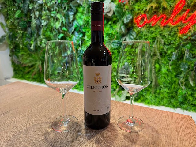 Fles rode wijn (12x) - afbeelding 1 van  2