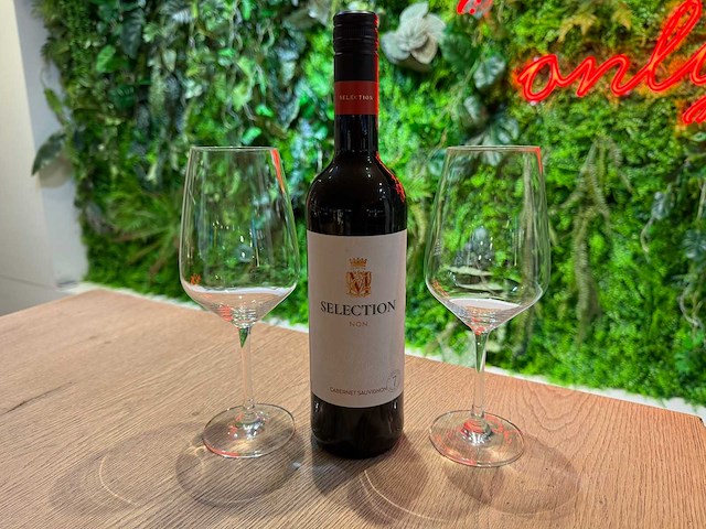 Fles rode wijn (7x) - afbeelding 1 van  2