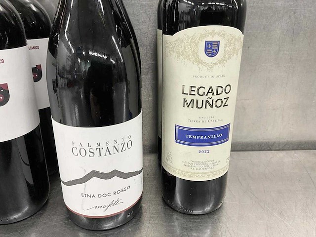 Fles rode wijn (8x) - afbeelding 3 van  3