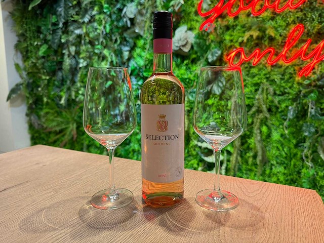 Fles rose wijn (15x) - afbeelding 1 van  2