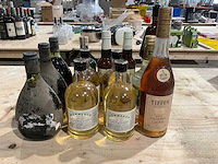 Fles sterke drank (12x) - afbeelding 1 van  3
