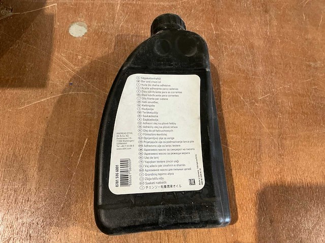 Fles stihl forestplus kettingzaagolie (12x) - afbeelding 2 van  2