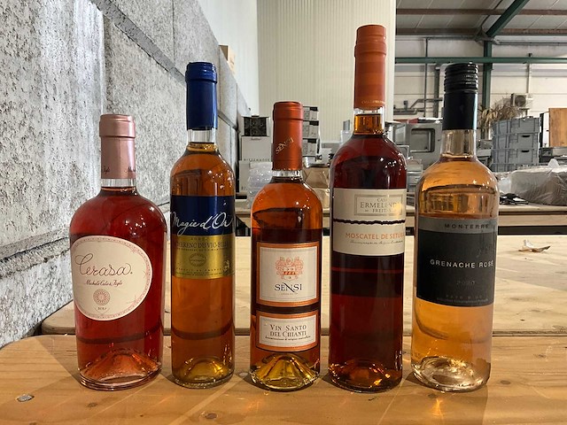 Fles wijn (15x) - afbeelding 2 van  2
