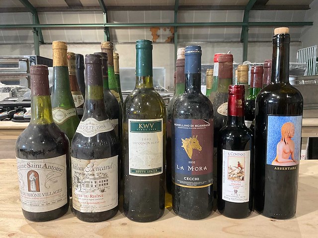 Fles wijn (24x) - afbeelding 1 van  3