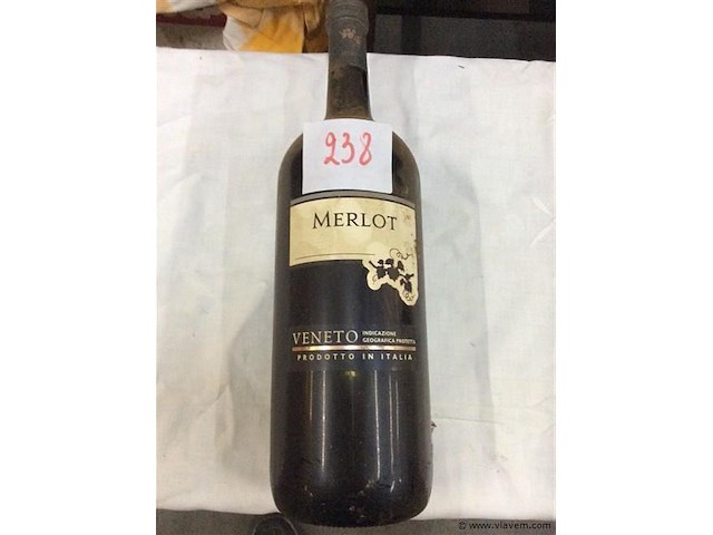Fles wijn merlot - afbeelding 1 van  3
