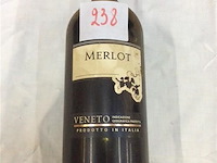 Fles wijn merlot - afbeelding 1 van  3