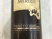 Fles wijn merlot - afbeelding 2 van  3