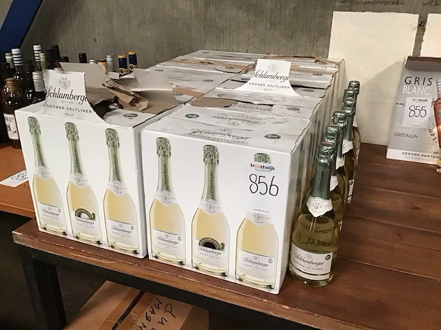 Flessen schlumberger wijn (65x) - afbeelding 1 van  2